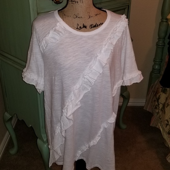 🌺Ruffled Front Lane Bryant Tee - Picture 5 of 5